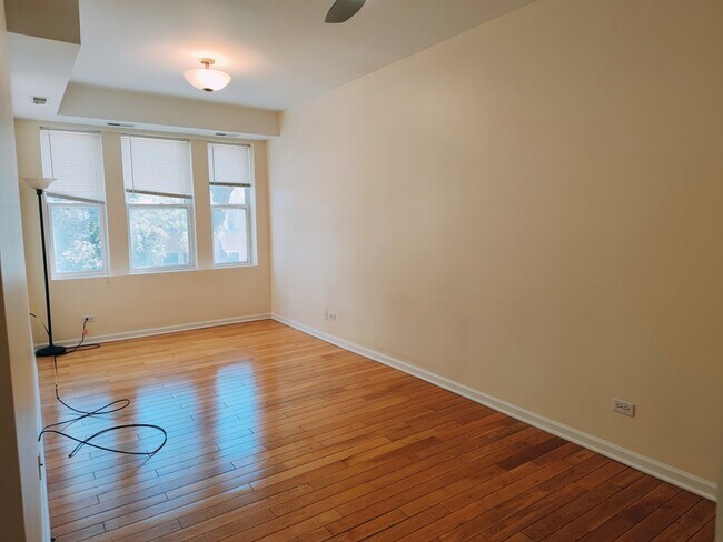 4904 N Springfield Ave in Chicago, IL - Building Photo - Building Photo