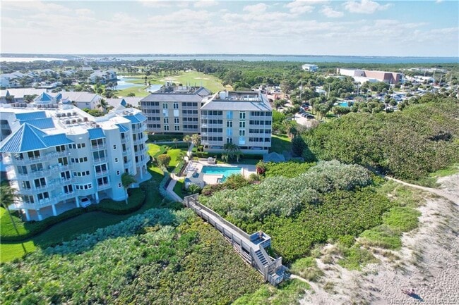 property at 669 NE Plantation Rd