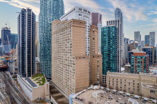 THE ESPLANADE in Toronto, ON - Building Photo - Building Photo