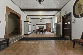 Granada Apartments in Windsor, ON - Building Photo - Building Photo