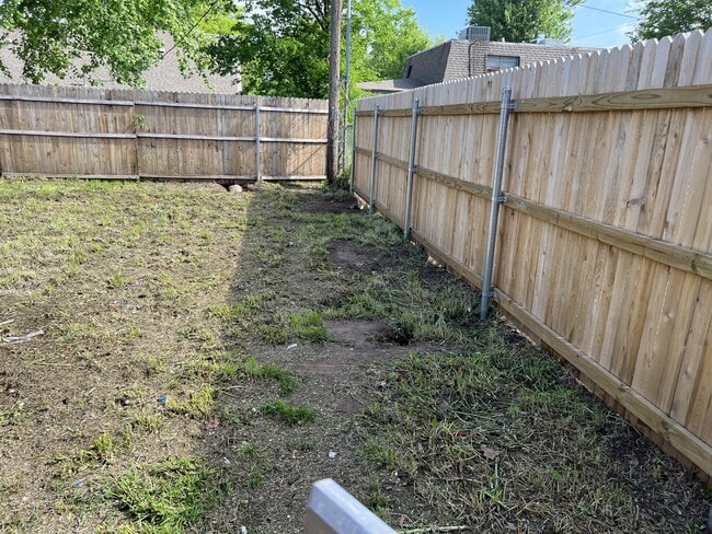 2241 Donna Dr in Norman, OK - Building Photo - Building Photo