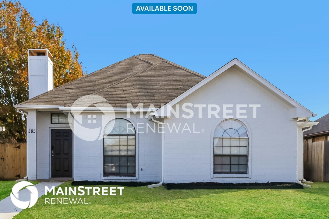 885 Keeneland Ct in Dallas, TX - Building Photo