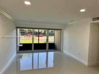402 NW 87th Ave in Miami, FL - Building Photo