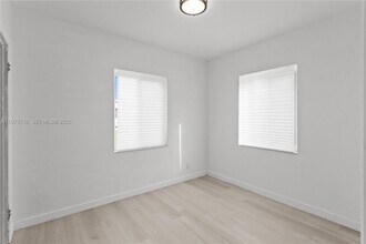 400 NW 47th St in Miami, FL - Building Photo - Building Photo