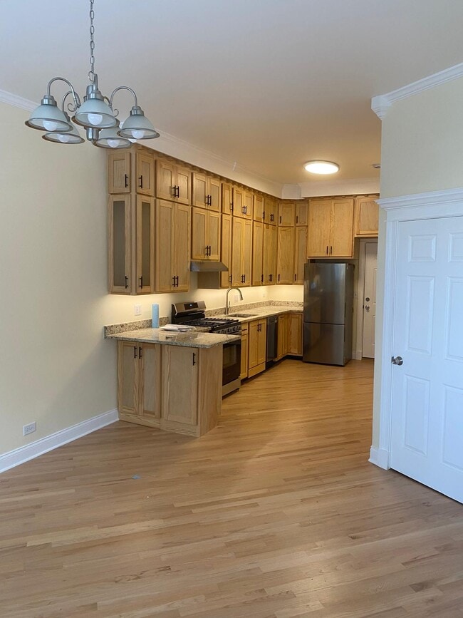 2656 W Superior St, Unit 1 st floor