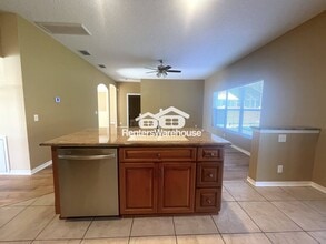 884 Addison Dr NE in St. Petersburg, FL - Building Photo - Building Photo