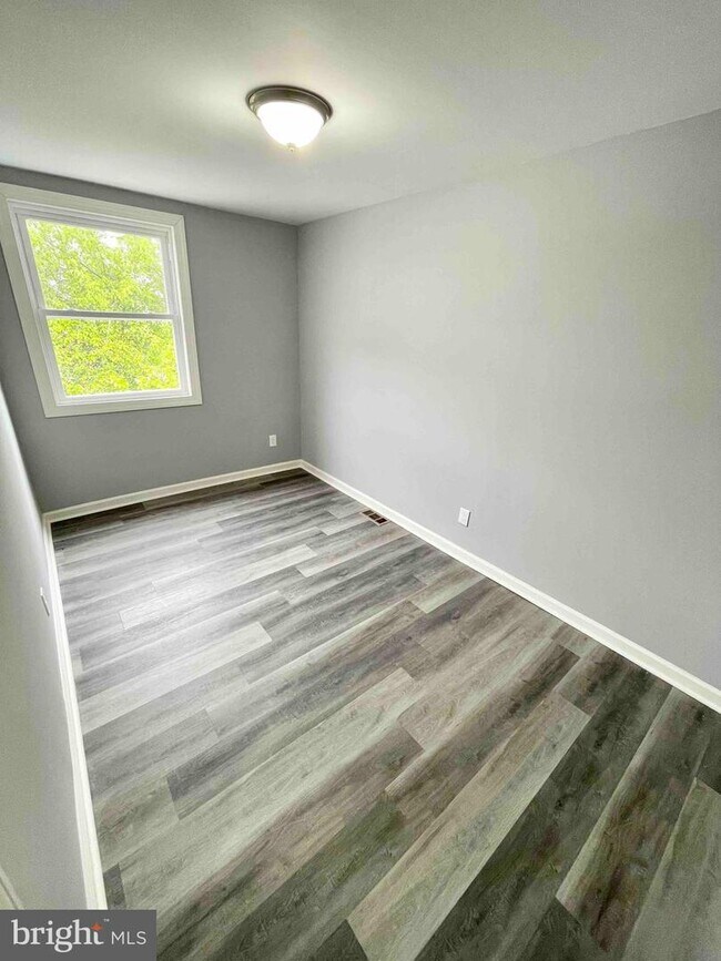 2811 S 65th St photo'