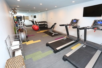 The Studios at Patchen - FREE Utilities in Lexington, KY - Building Photo - Interior Photo