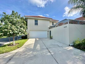4420 Preserve Way in Naples, FL - Building Photo