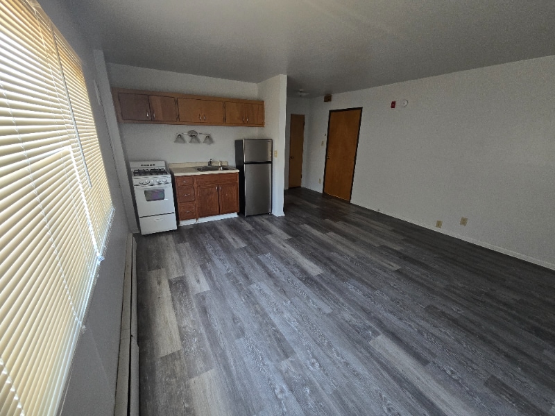 6166 S Packard Ave in Cudahy, WI - Building Photo