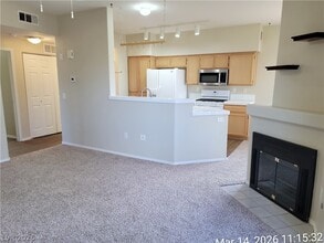 1050 E Cactus Ave in Las Vegas, NV - Building Photo - Building Photo