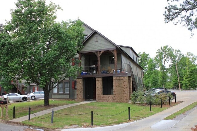property at 1326-1328 Cloverdale Rd