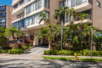 Coral Strand in Honolulu, HI - Foto de edificio - Building Photo