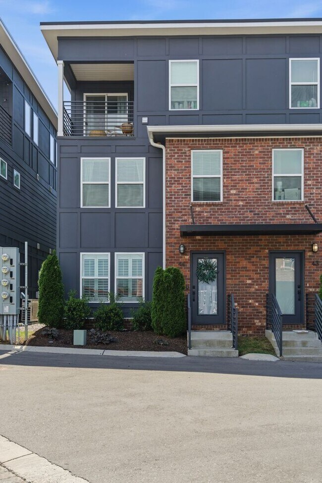 property at 102 Duke St