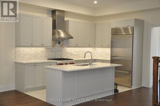 9382 BAYVEIW AVENUE in Richmond Hill, ON - Building Photo - Building Photo