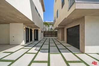 257 S Park View St in Los Angeles, CA - Building Photo - Building Photo