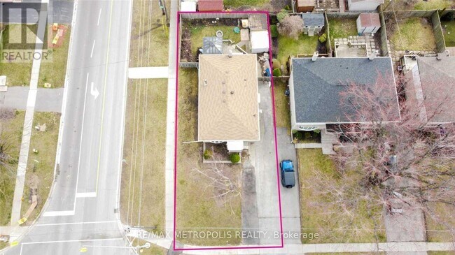 1385 Park Rd S in Oshawa, ON - Building Photo - Building Photo