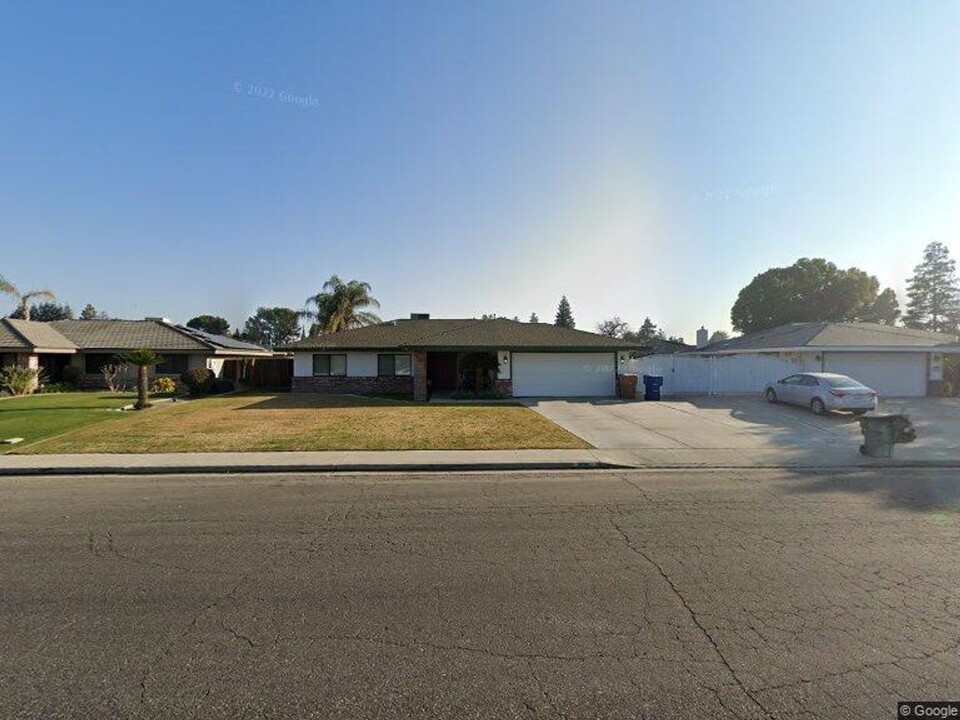 9004 Hemingway Pl in Bakersfield, CA - Building Photo