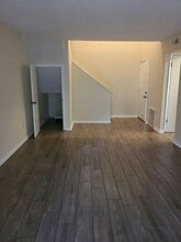 102 E Rhodes Dr in New Smyrna Beach, FL - Building Photo - Building Photo