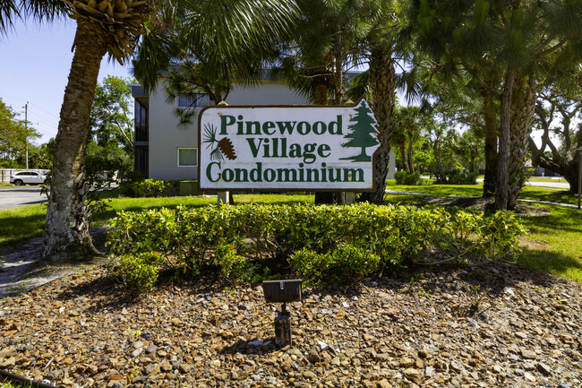 Pinewood Village Condominiums in Melbourne, FL - Building Photo - Building Photo