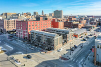 330 N 7th St in Lincoln, NE - Foto de edificio - Building Photo