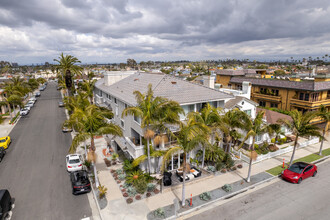 301 Ocean Ave in Seal Beach, CA - Building Photo - Building Photo