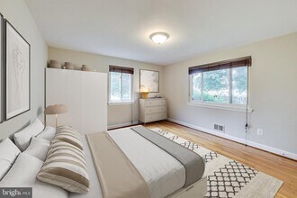 8617 Lynbrook Dr in Bethesda, MD - Building Photo - Building Photo