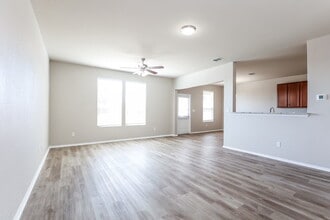 10822 Rosin Jaw Trail in San Antonio, TX - Building Photo - Building Photo