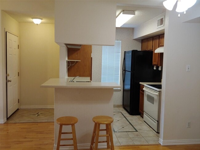 property at 10555 Turtlewood Ct