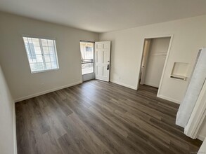 5058-68 Santa Monica Ave in San Diego, CA - Building Photo - Building Photo