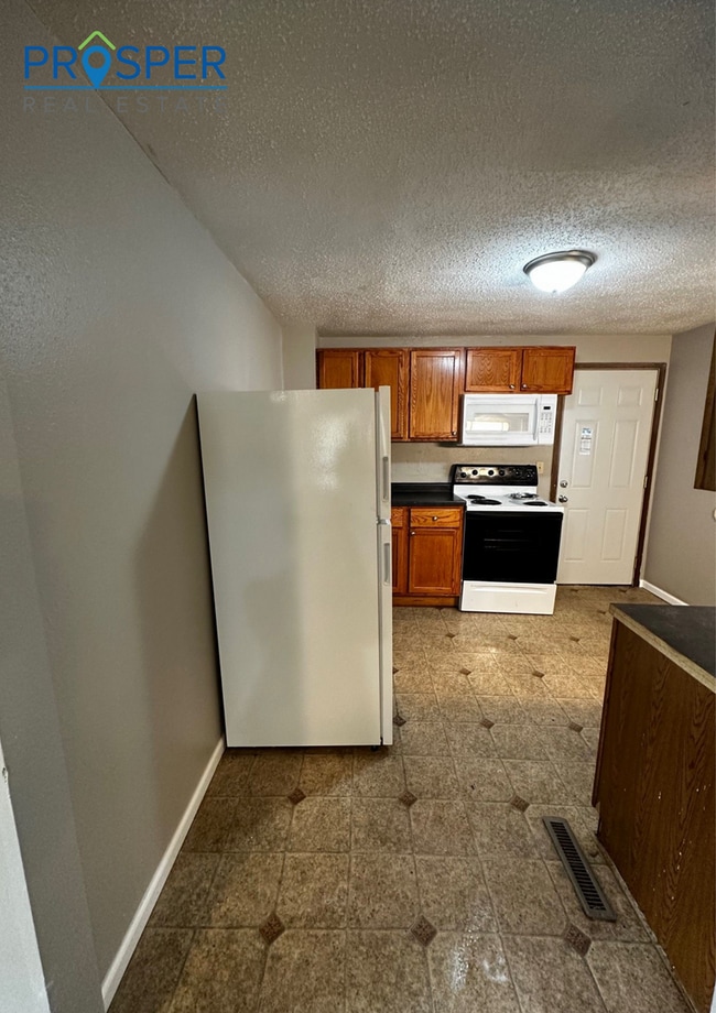 908 S Farwell St in Eau Claire, WI - Building Photo - Building Photo
