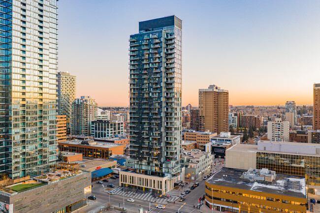 6th and Tenth in Calgary, AB - Building Photo - Building Photo