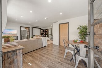 234 Spanish Spur, Unit 1 in Fallbrook, CA - Building Photo - Building Photo