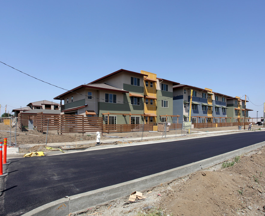 Heritage Commons in Dixon, CA - Building Photo