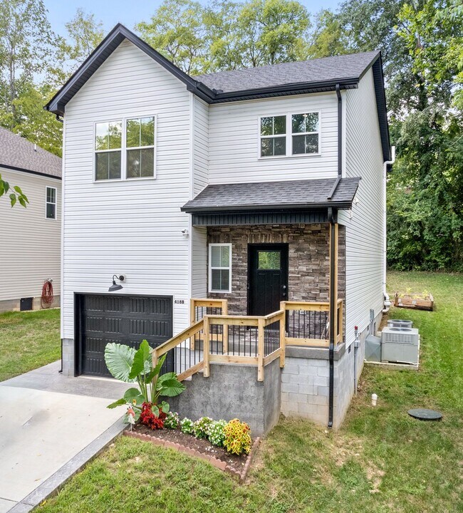 418 Oak St in Clarksville, TN - Building Photo