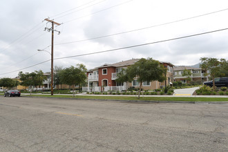 Rodney Fernandez Gardens in Santa Paula, CA - Building Photo - Building Photo