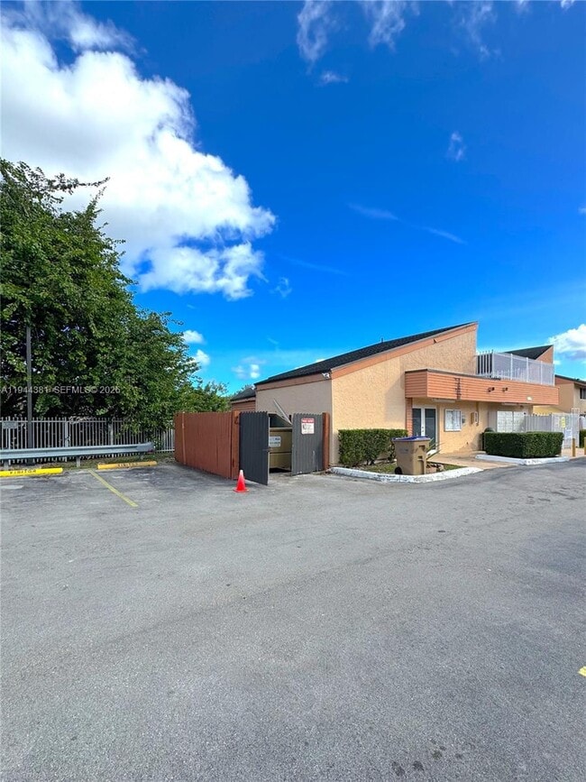 8536 SW 156th Ct in Miami, FL - Building Photo - Building Photo
