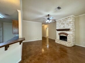 501 Chapel Trail Cir in Waco, TX - Building Photo - Building Photo