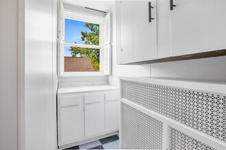 345 McAlpin Ave, Unit 3 in Cincinnati, OH - Building Photo - Building Photo