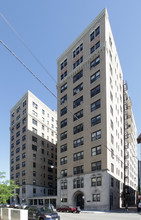 Parkshore Apartments in Chicago, IL - Foto de edificio - Building Photo