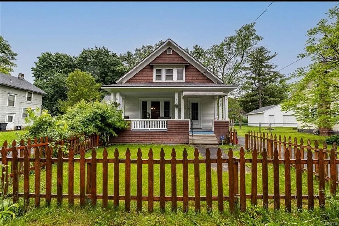 118 Smith Rd in Syracuse, NY - Building Photo
