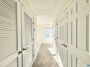 54 Fairgate Dr in Stamford, CT - Building Photo - Building Photo