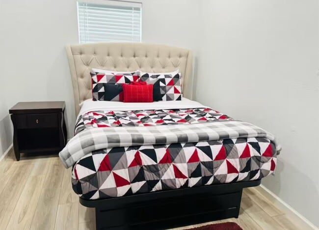 2400 Burkett St. in Houston, TX - Building Photo - Building Photo