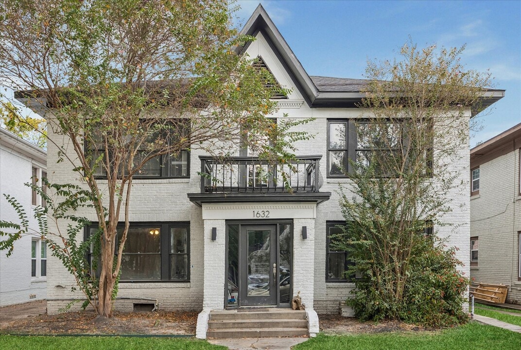 1632 Hawthorne St in Houston, TX - Building Photo