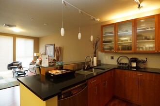 3104 Western Ave, Unit 616 in Seattle, WA - Building Photo - Building Photo