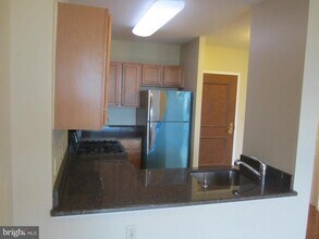 7111 Woodmont Ave in Chevy Chase, MD - Building Photo - Building Photo