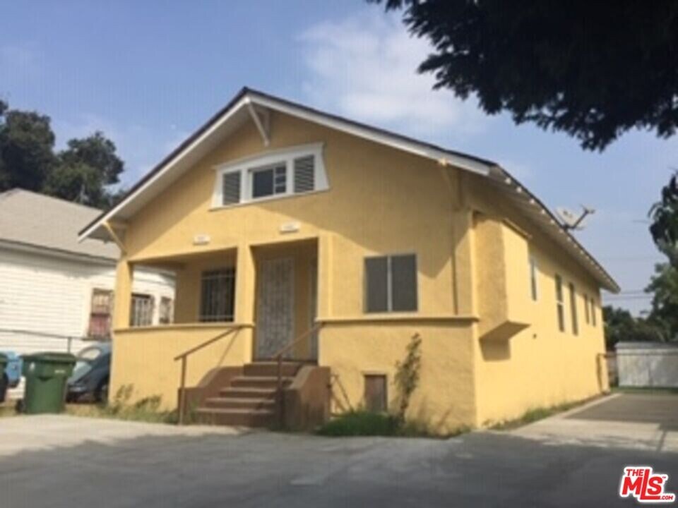 1361 E 23rd St in Los Angeles, CA - Building Photo