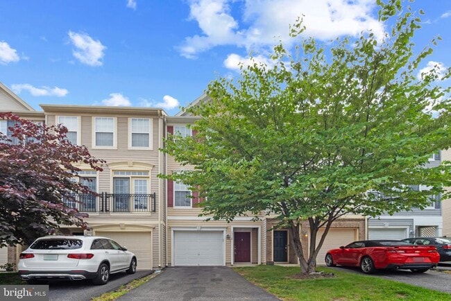 15728 John Diskin Cir in Woodbridge, VA - Building Photo - Building Photo