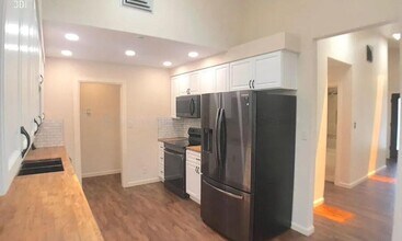 10712 Woodland Ave NE in Albuquerque, NM - Building Photo - Building Photo