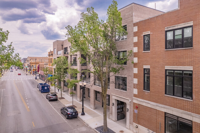 4537 N Clark St in Chicago, IL - Foto de edificio - Building Photo